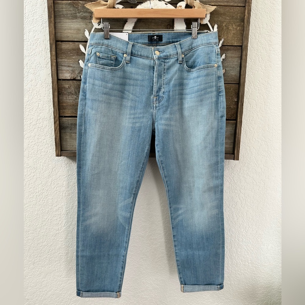 7famk Josefina feminine boyfriend jeans button fly light wash‎ denim 31 NWT